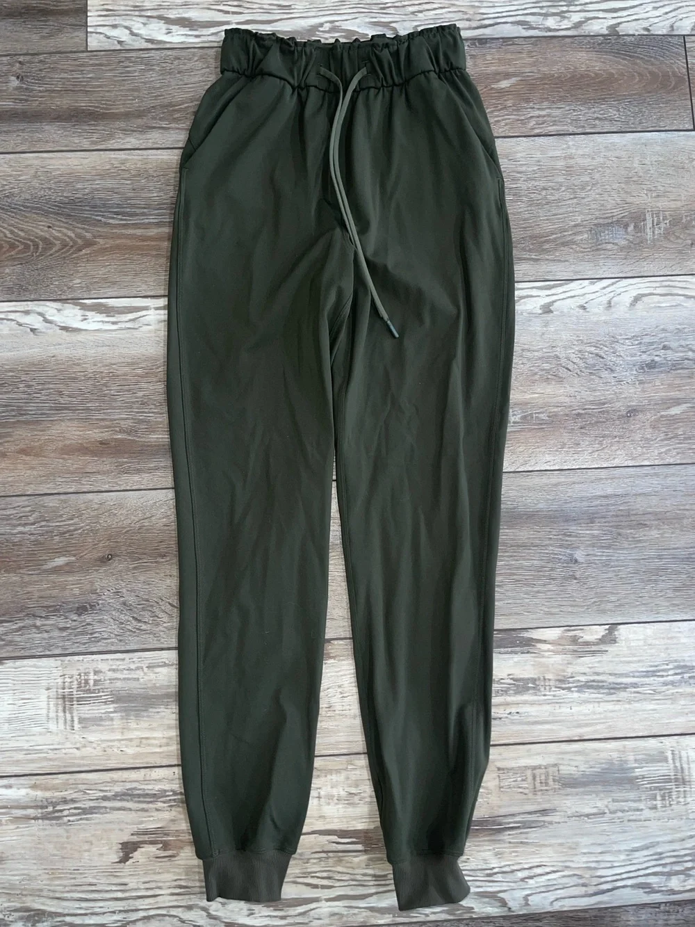 Lululemon Stretch High-Rise Jogger PantsDark Olive W5DQDS Size 2 Travel Casual
